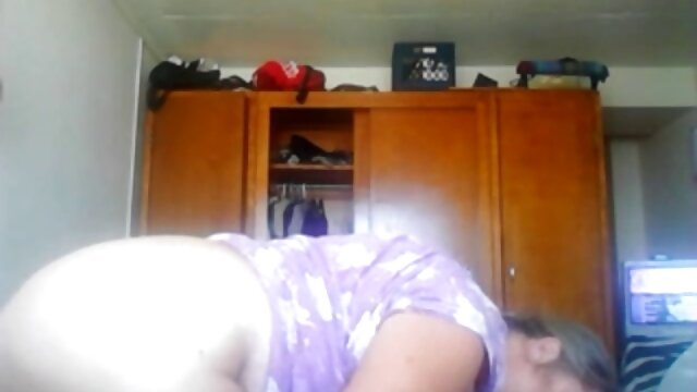 نیگرها جوجه های روسی را روی باسن پرورش می دهند. عکسهای سکسی مامان