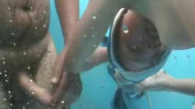 قرار سکس مامانا دادن جوراب ساق بلند می شود روی چمن لعنتی.