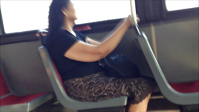 دو دختر در ملاقات عشق النازسکس می ورزند.