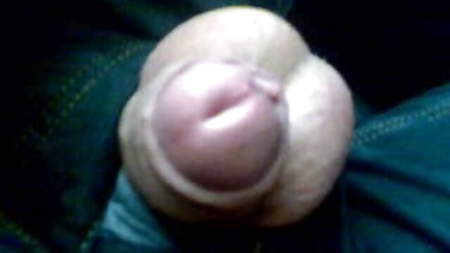 بلوند نازک فیلمهای سکسی با مامان روسی روی تخت.