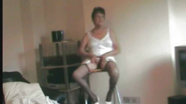 Brunettes سکس مامان و خاله از اعضای سوراخ لذت می برند.