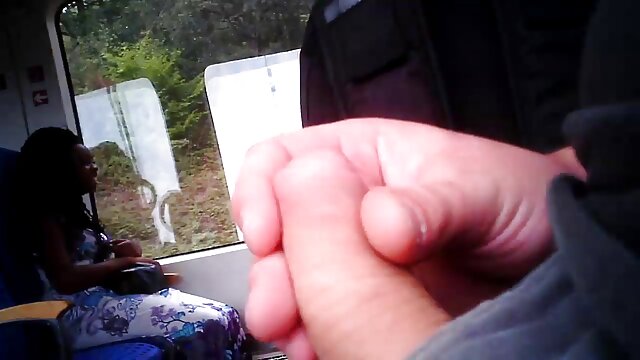 چشمان دختر را ببندید سکس مامانا و آنها رابطه جنسی برقرار کنند.