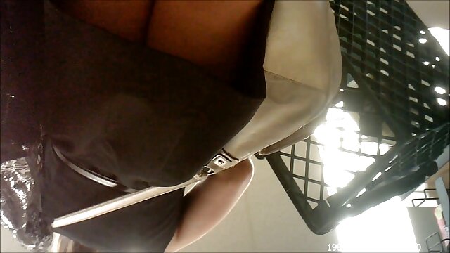 الکسیس کریستال جنسی با ماساژور ضربدری مامان سیاه پوست.