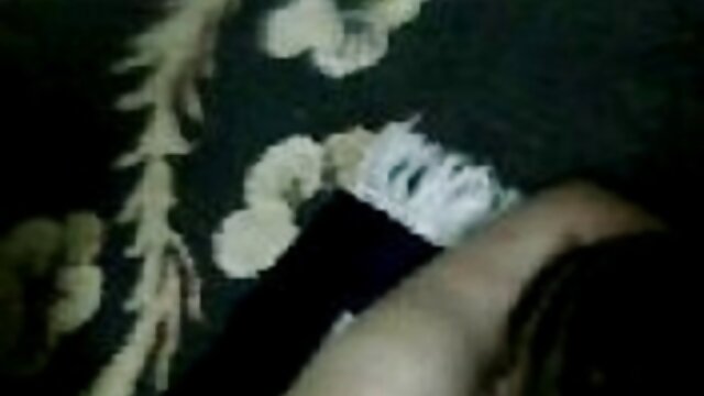 در مامانxxx اتومبیل بدون پول با اولین کسی که وارد اتومبیل می شود ، می شود.