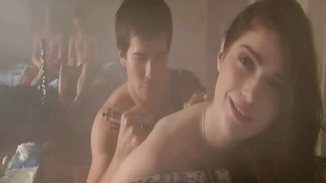 نزدیک شدن به کون داغ مامان استمناء.