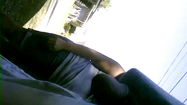 اندامی زیبا آماده سکس پسرو مامان عشق.