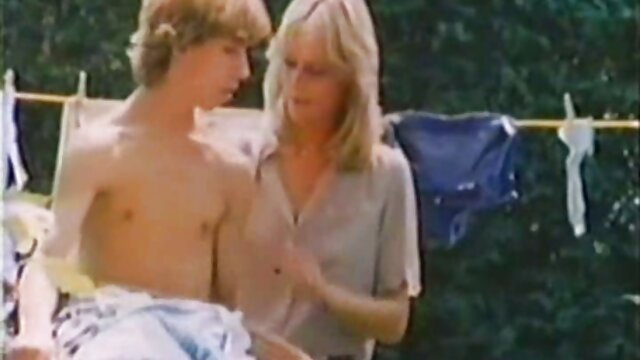 تازه متولدین روسی رابطه جنسی دارند. سکس مامان پسر