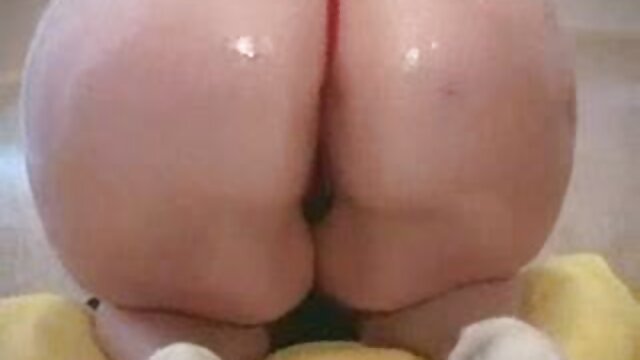 یک دختر سیاه پوست با یک مرد سفید پورن مامی پوست رابطه برقرار می کند.