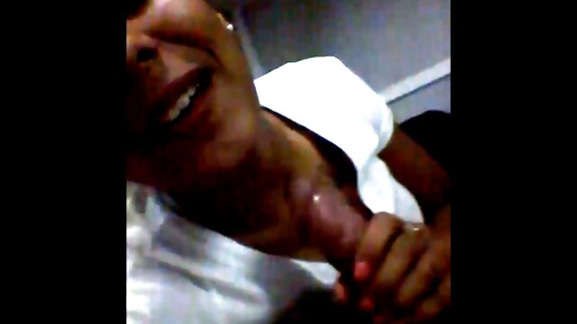 گرفتن دوست دختر و زنبور عسل به دوربین و خودارضایی. قمبل مامان