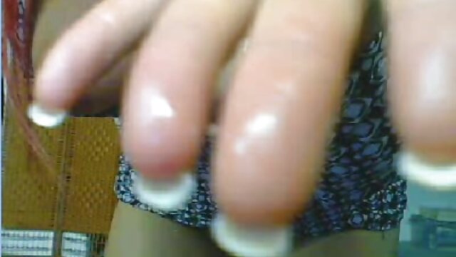 رقصنده جلوی دوربین خودارضایی می فیلم سکسی مادر زن کند.