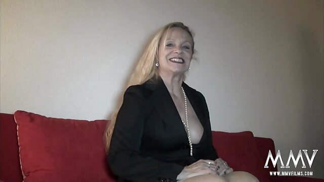 نگاهی سکس مامان و خاله به حماسه.