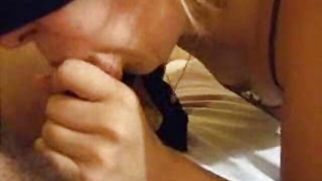 عیاشی با دو فاحشه. فیلمهای سکسی با مامان