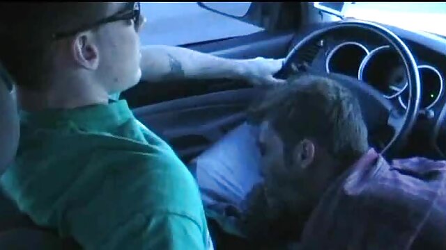 من با یک عکاس رفتم. سکس کردن با مامان