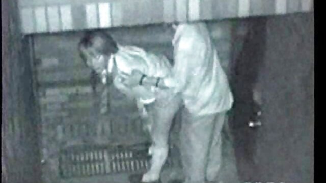 کریستینا چین اجازه می دهد ماساژ مامان او را لعنتی کنید.