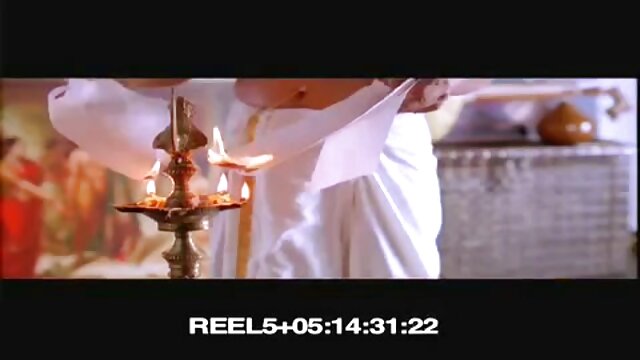 مقعد لیزا آن. سکس با مامان در حمام