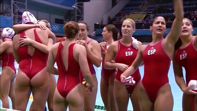 جلوي يك دوست کون داغ مامان