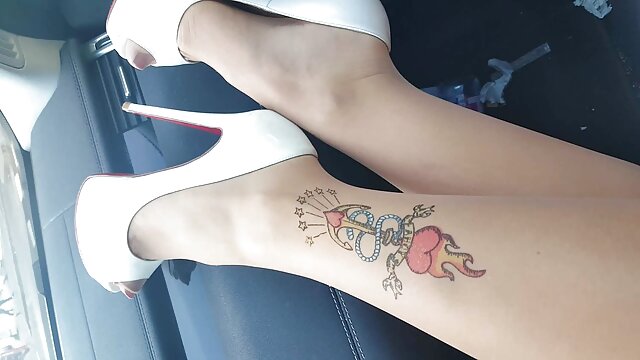 ویبراتور کاملاً جایگزین سکسی ماما مرد شد.