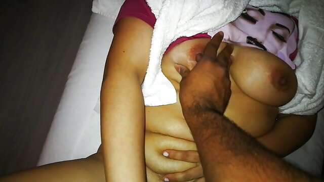 شوهر با همسر غیر رسمی خود تقلب می کند. مامانسکس