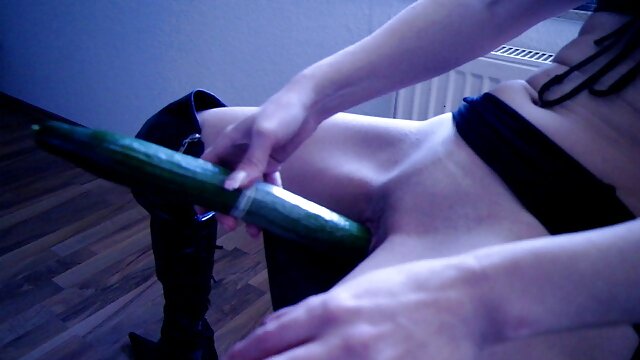 آماندا عاشق نفوذ مامان پورن است.